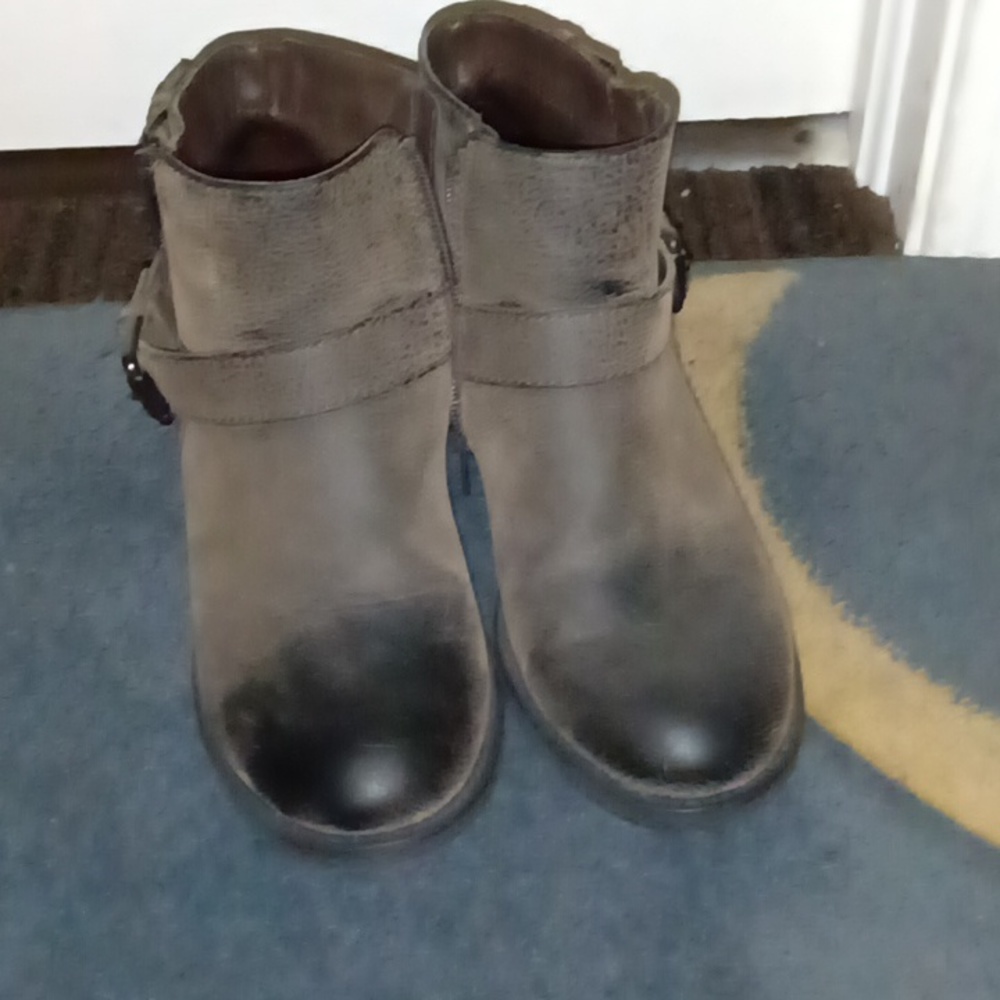 Lady's boots